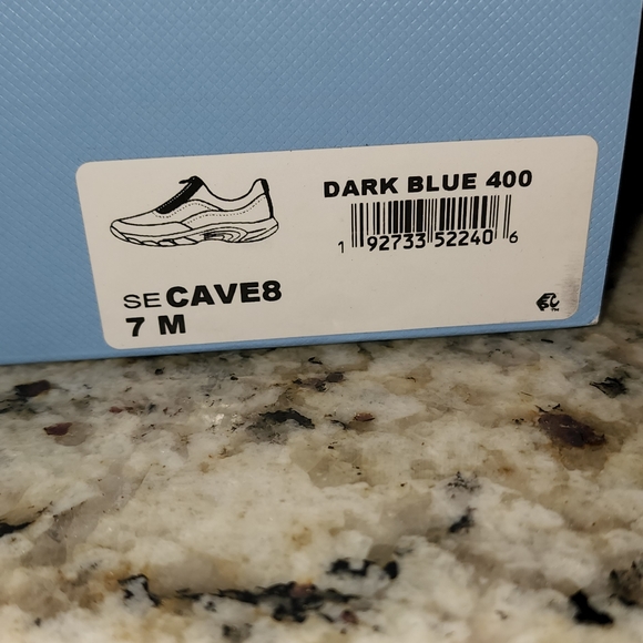 EASY SPIRIT NWT WOMENS CAVE SNEAKER - Picture 7 of 10